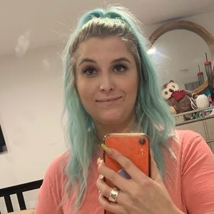 Meet your Posher, Alana